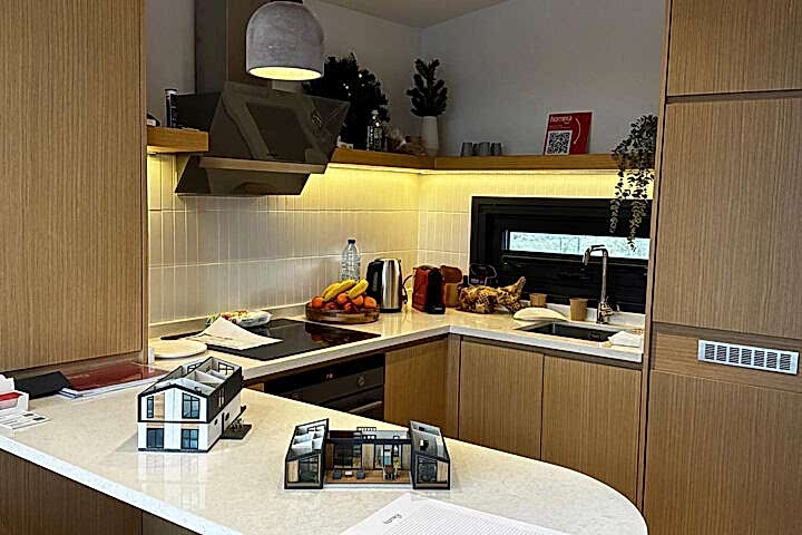 B0DA6ADB-9A86-47C7-8851-02EF535968BD